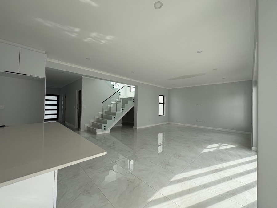 5 Bedroom Property for Sale in Sandown Western Cape
